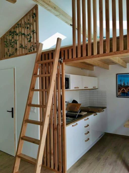 Chalet Cosy Secteur Calme Tram A 120 M Gare Aeroport 瑟农 外观 照片